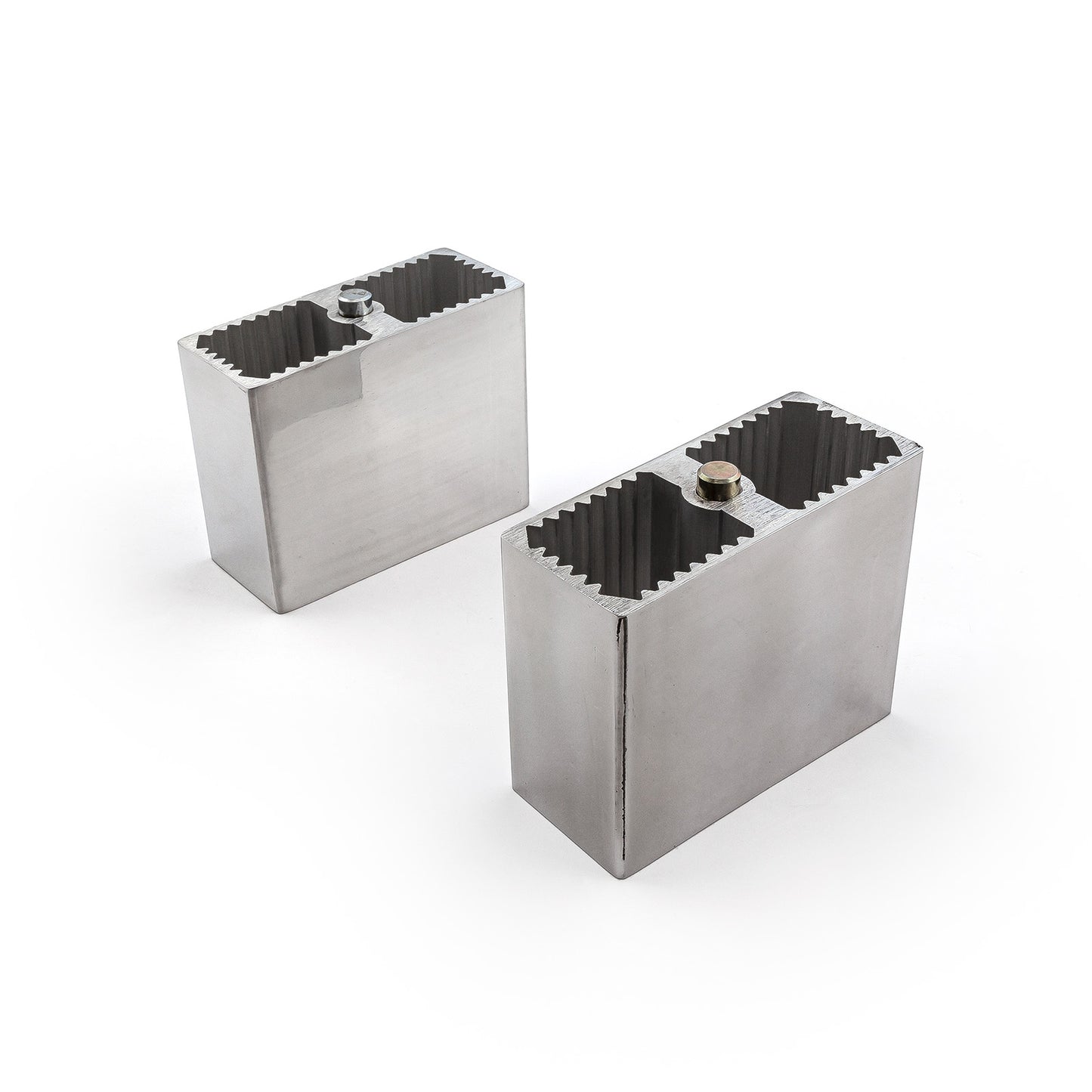 Kit de elevación y descenso de 4" con bloque de aluminio, pernos en U y herrajes