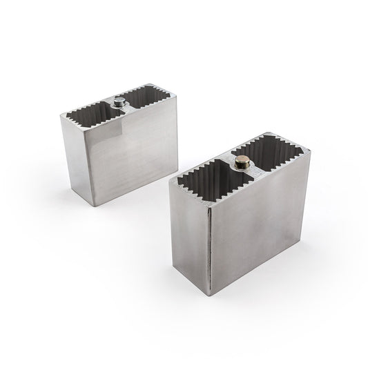 Kit de elevación y descenso de 4" con bloque de aluminio, pernos en U y herrajes